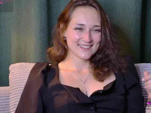 PaulineKo webcam