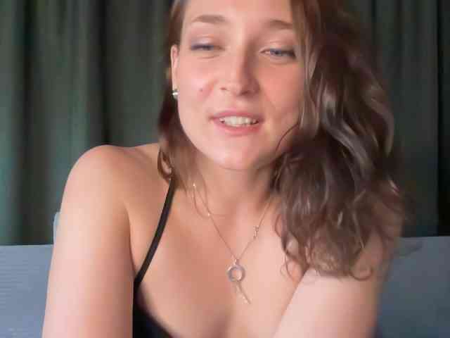 PaulineKo webcam