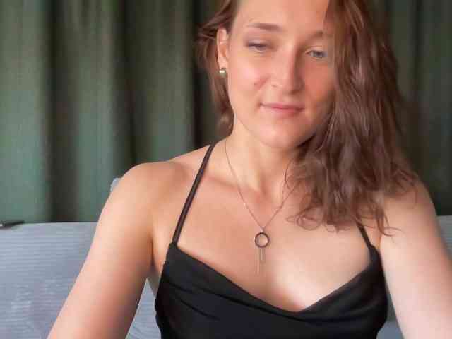 PaulineKo webcam