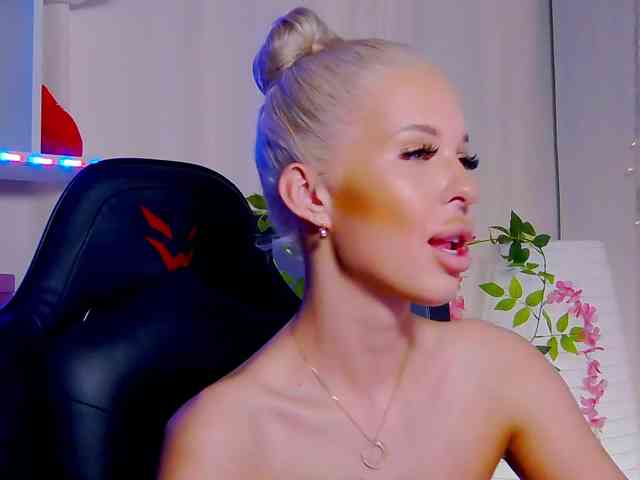 nude webcam chatroom Alex-Coker
