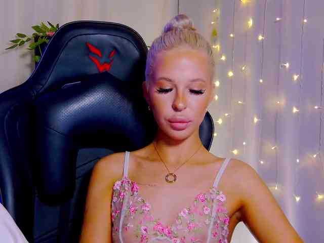 flirt chat Alex-Coker