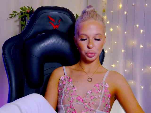 Alex-Coker webcam