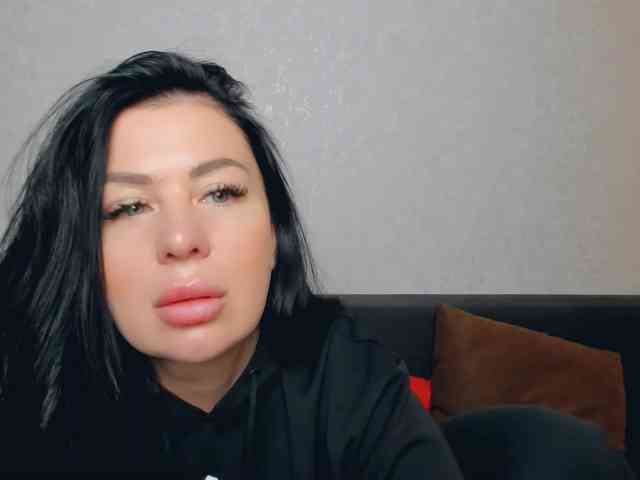 Wow-lady webcam