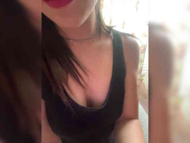 MilanaFox webcam