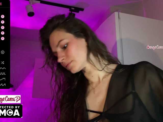 Vvv-lifffe's BongaCams show and profile