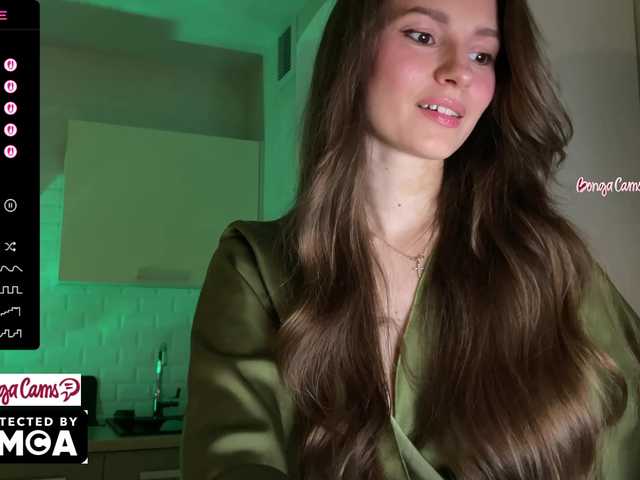 Vvv-lifffe's BongaCams show and profile