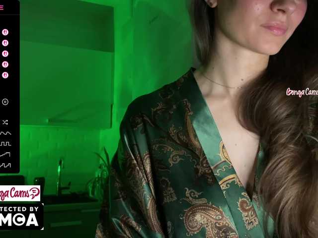 Vvv-lifffe's BongaCams show and profile