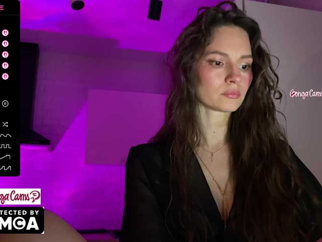 Vvv-lifffe's BongaCams show and profile