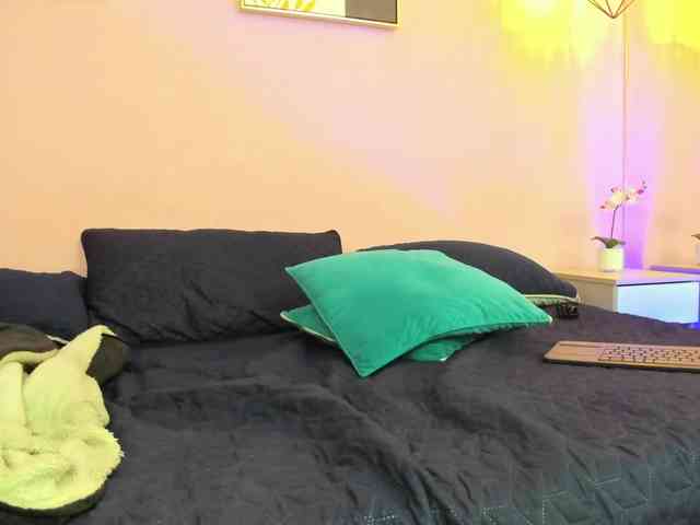 WandaScarlett webcam