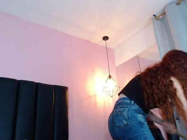 WandaScarlett webcam
