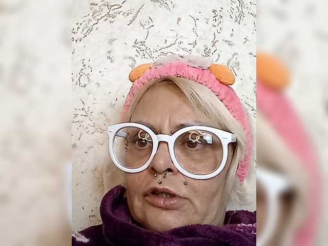 GardenerofIllusions Live Cam on BongaCams