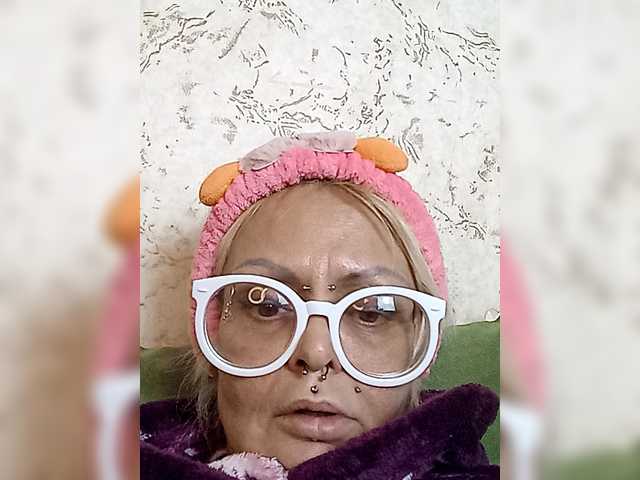 GardenerofIllusions Live Cam on BongaCams