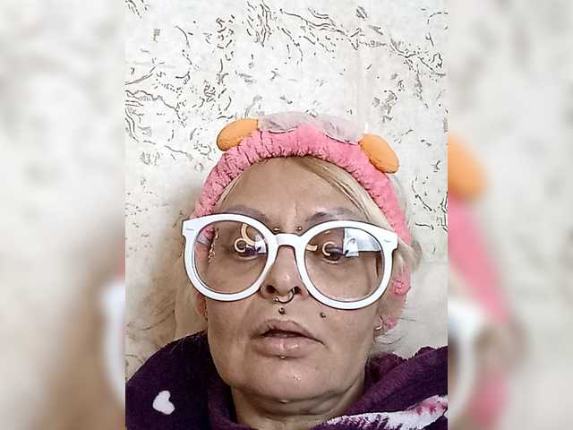 GardenerofIllusions's BongaCams show and profile