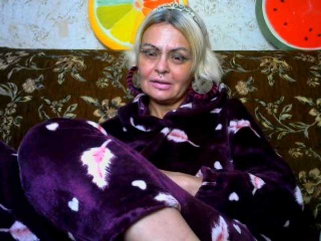 GardenerofIllusions live cam profile