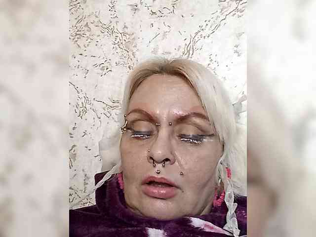 nude live chatroom GardenerofIllusions