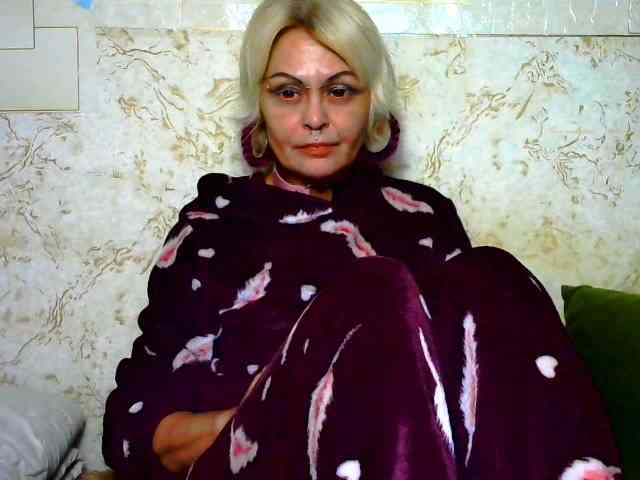 GardenerofIllusi... Live Webcam on BongaCams