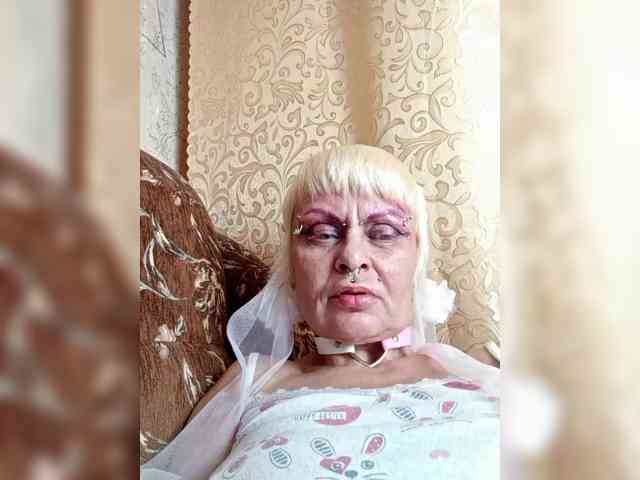 adult web cam GardenerofIllusions