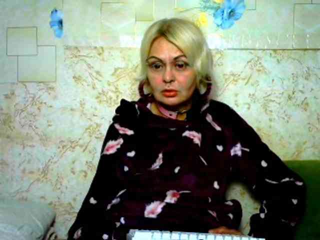 GardenerofIllusi... Live Webcam on BongaCams