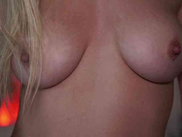 Lovely-Olivia webcam