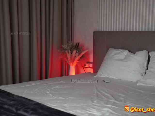 Lovely-Olivia webcam