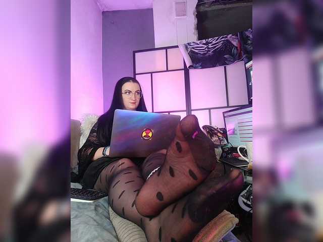 monikanylon
