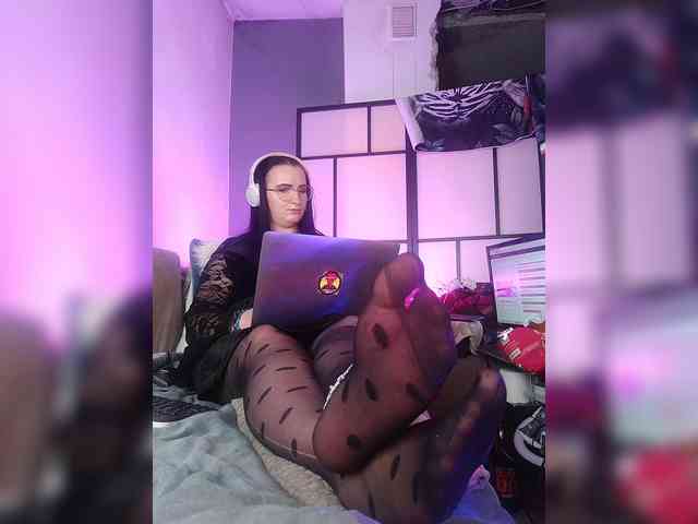 monikanylon