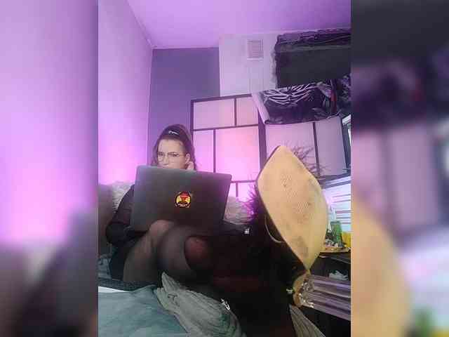 monikanylon webcam