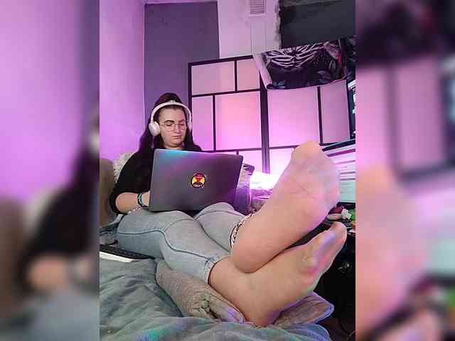 monikanylon