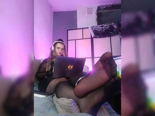 monikanylon webcam