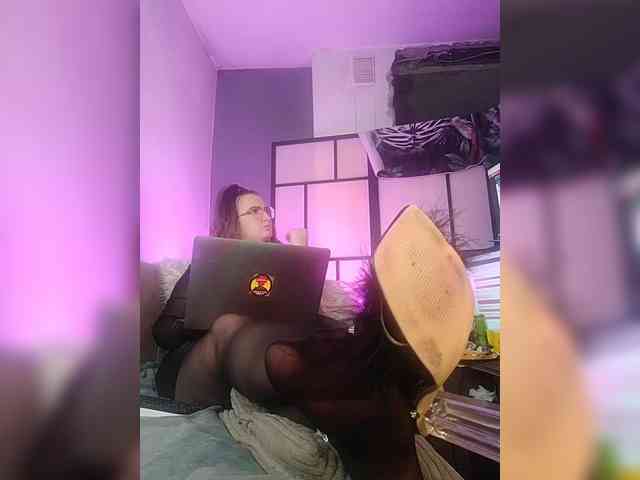 monikanylon webcam