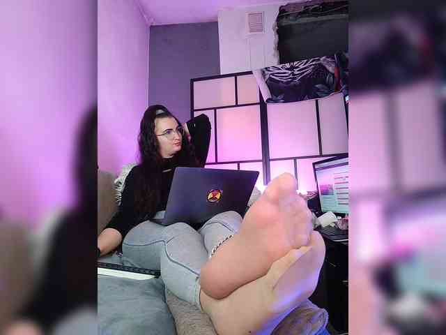 monikanylon webcam
