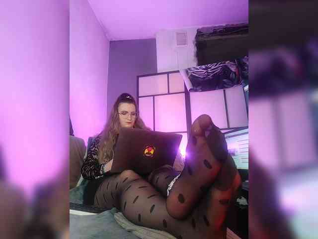 monikanylon bongacams