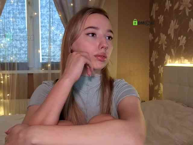 live nude cam DreameLove