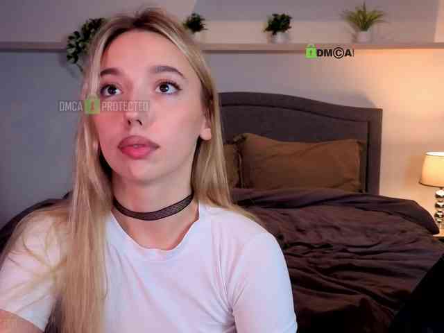 Coffee Latte (24, White Live Couple) performing deepthroat.