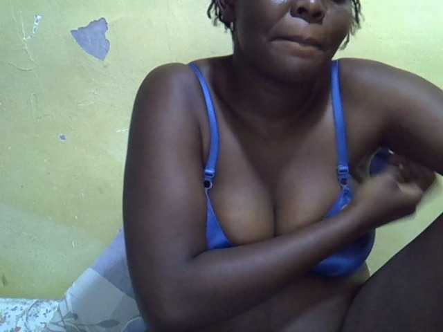 Queen-of-hearts's BongaCams show and profile