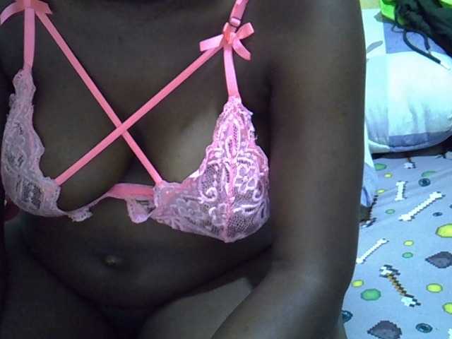 Queen-of-hearts's BongaCams show and profile