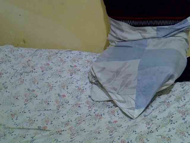 Queen-of-hearts webcam