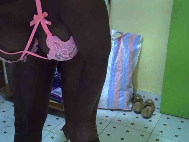 Queen-of-hearts webcam