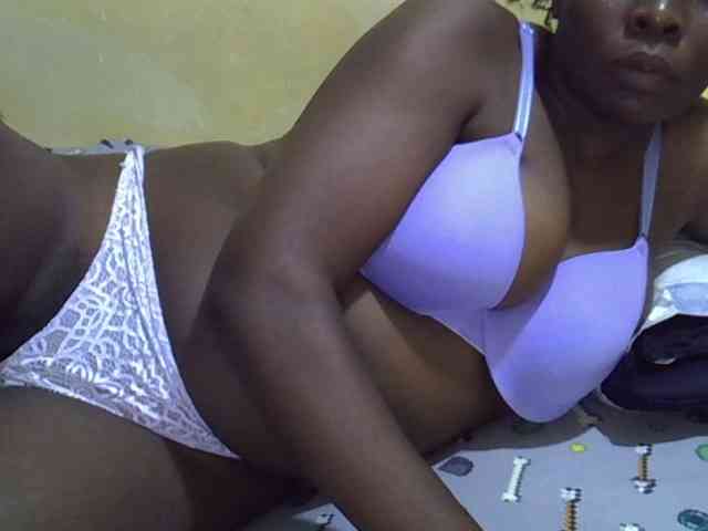 Queen-of-hearts webcam