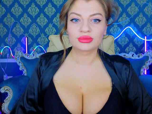 LuckyRita webcam