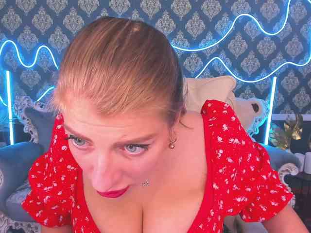 LuckyRita webcam