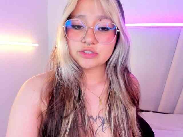Aliiceyong webcam