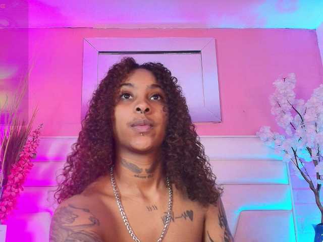 Triipsy's BongaCams show and profile