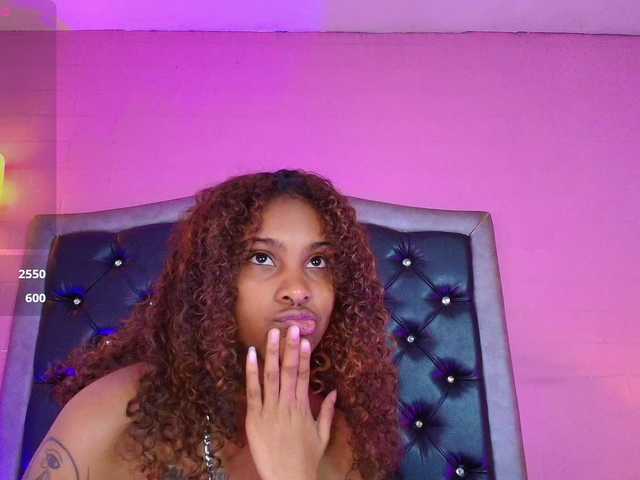 Triipsy webcam bongacams model stream image