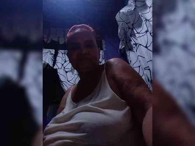 VelvetRose1 webcam