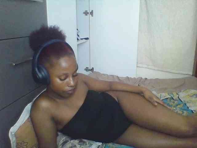 Naughtylittleprincess webcam