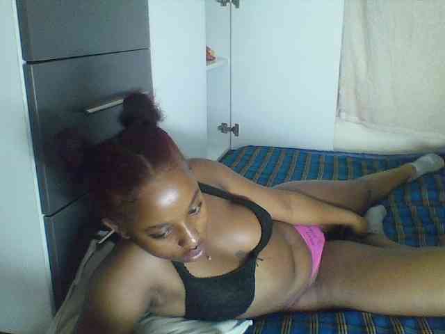 Naughtylittleprincess webcam