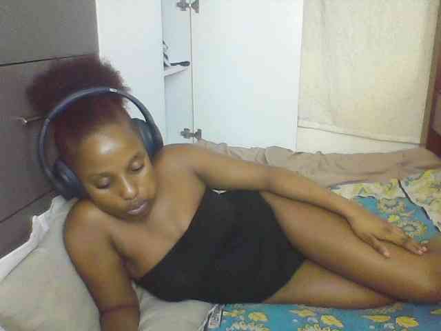 Naughtylittleprincess webcam