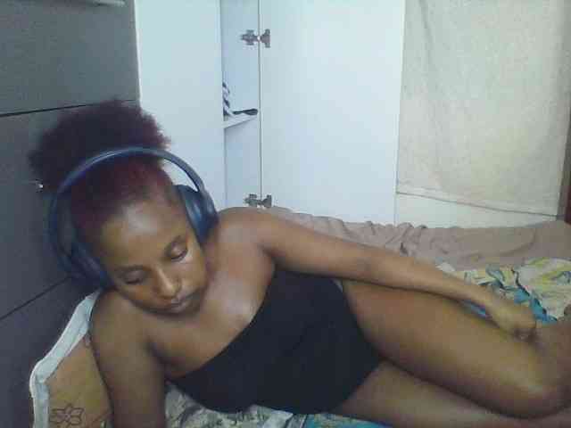 Naughtylittleprincess webcam