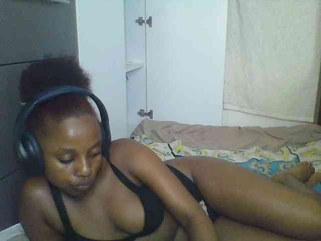 Naughtylittleprincess webcam
